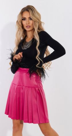 Pleated skirt made of eco leather