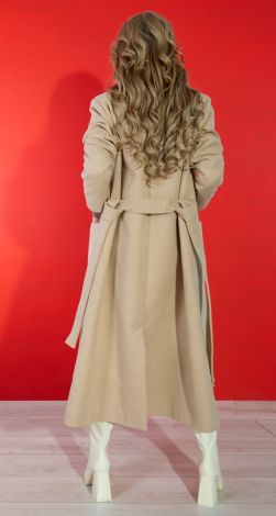 Laconic coat with patch pockets