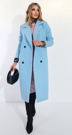 Стильное пальто в модном оттенке