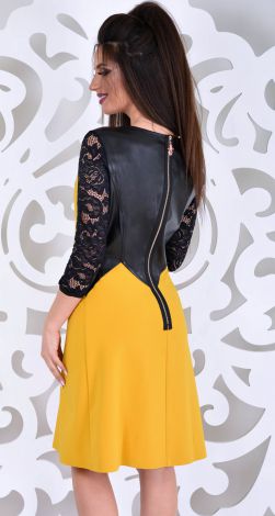 Spectacular cocktail dress with guipure