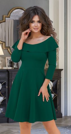 Красива зелена сукня