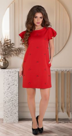 Свободное красное платье с жемчугом