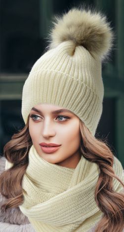 Snood and hat