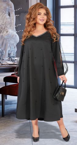 Long batal dress with pearls and beautiful sleeves