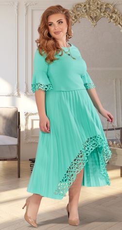 Beautiful suit with plus size pleated skirt