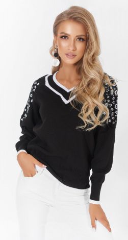 Black and white sweater with embroidery