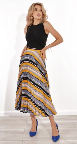 Pleated striped skirt