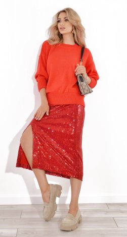 Stylish skirt made of sequins with a slit