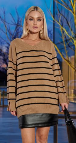 Striped sweater with meat