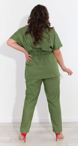 Костюмы женские