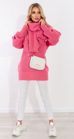 Knitted sweater with scarf