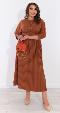 Comfortable pleated dress with eco suede