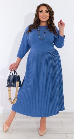 Comfortable pleated dress with eco suede