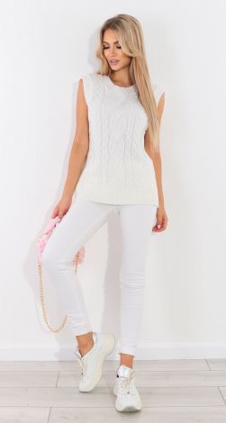 Knitted vest with braids