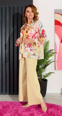 Лёгкий костюм тройка