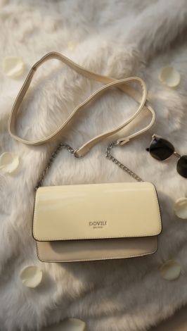 Minimalist Luxe: Клатч, який доповнює досконалість
