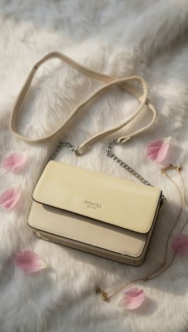 Minimalist Luxe: Клатч, який доповнює досконалість