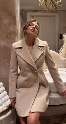 Приталенное пальто