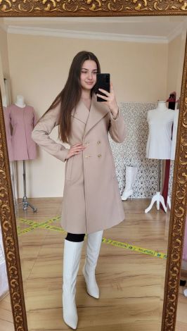 Приталенное пальто