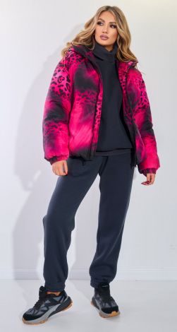 Розовая куртка с принтом
