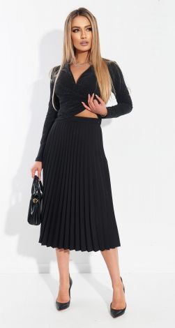 Fashionable pleated skirt