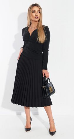 Fashionable pleated skirt