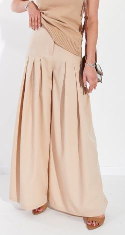 Wide light trousers with pleats