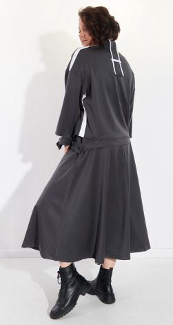 A stylish set with a skirt