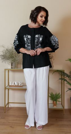 Linen blouse with embroidery