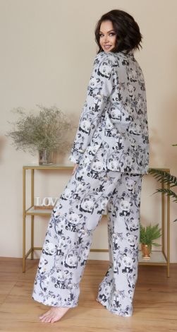 Pajamas made of natural fabric