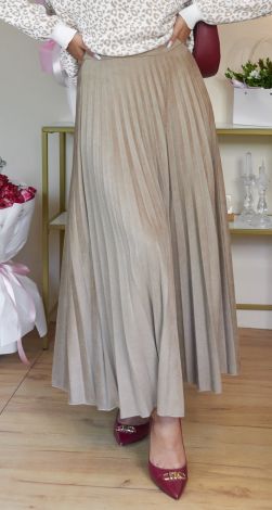 Long pleated skirt