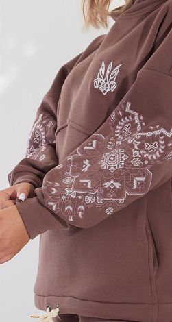 Warm suit with embroidery