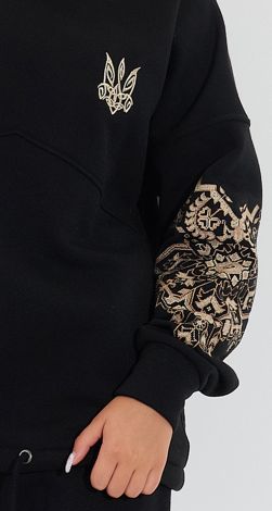 Warm suit with embroidery