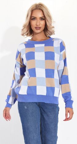 A fashionable checkered sweater