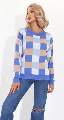 A fashionable checkered sweater