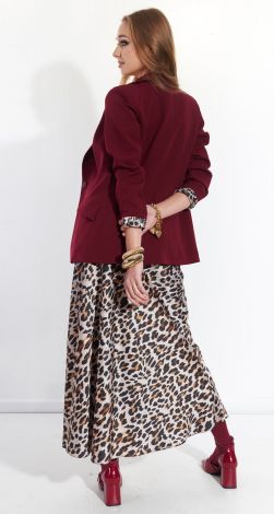 Oblique skirt with a fashionable print