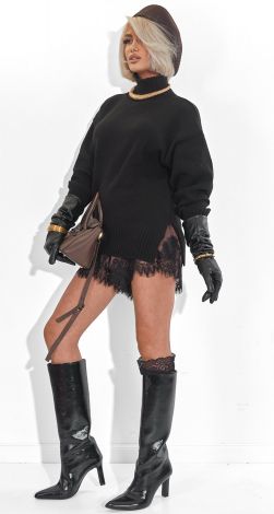 Fashionable knitted sweater