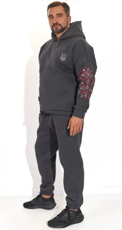 Теплий костюм з українською вишивкою