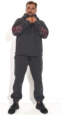 Теплий костюм з українською вишивкою