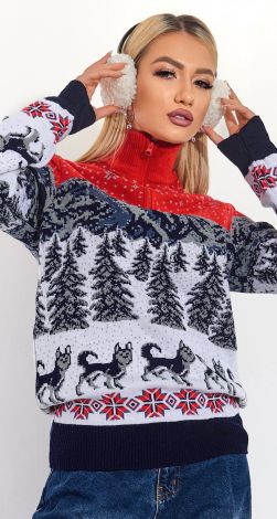 Warm and stylish sweater with a snake on the neck