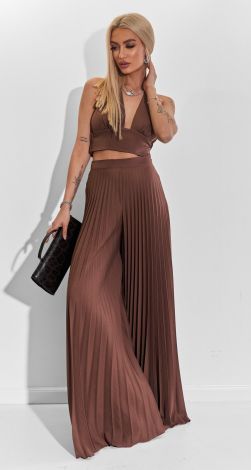 Костюми жіночі