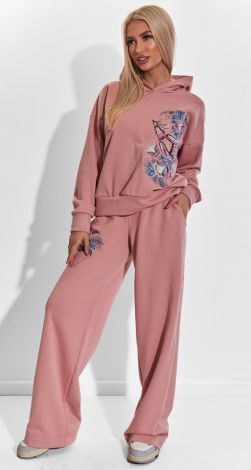 Костюми жіночі