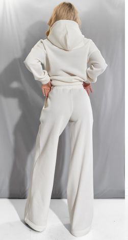 Костюми жіночі