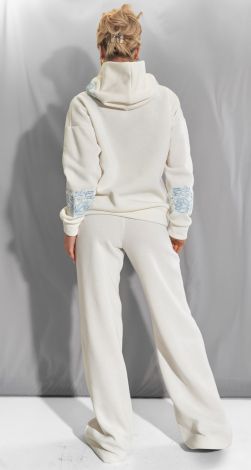 Костюми жіночі