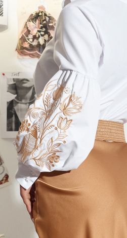 Белая Блузка с Вышивкой на Рукавах