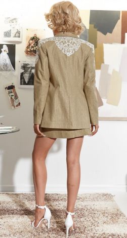 Костюми жіночі