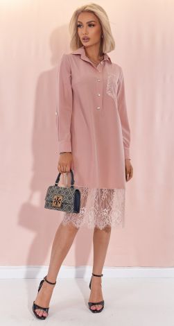 Стильна сукня з мереживною обробкою