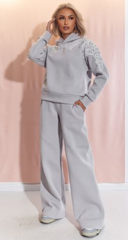 Костюми жіночі