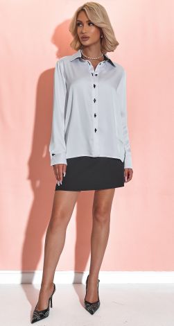 Шовкова блузка з контрастною обробкою