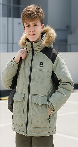 Зимова куртка для хлопчика з хутром, що відстібається на капюшоні.
